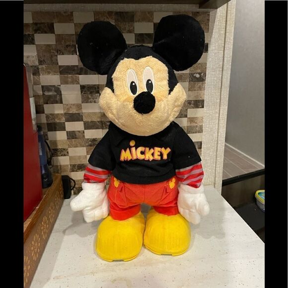 Mickey Mouse  - Picture 1 of 4